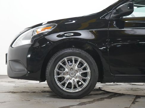 Used 2019 Nissan Versa SV FWD image 22