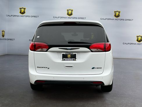 Used 2020 Chrysler Pacifica Touring w/ S Appearance Package image 6
