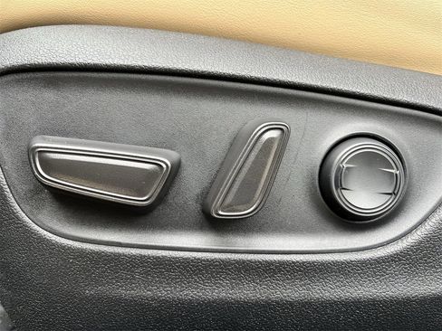 Used 2024 Toyota RAV4 XLE Premium image 24