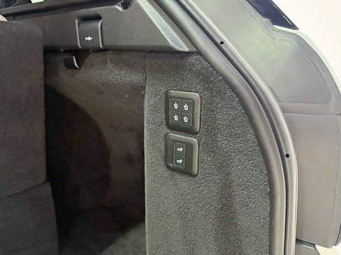 Used 2022 Land Rover Range Rover Sport HSE Silver Edition image 32