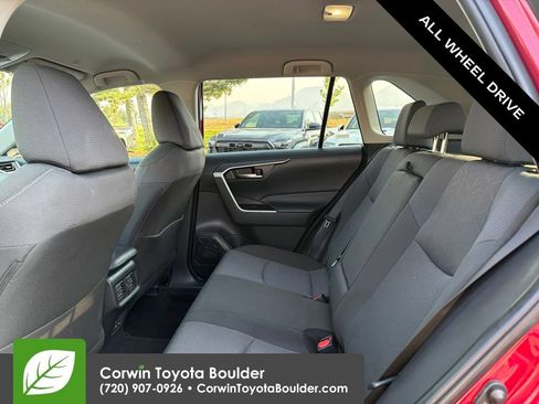 Used 2025 Toyota RAV4 XLE AWD/4WD image 20