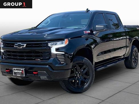 Used 2025 Chevrolet Silverado 1500 LT Trail Boss w/ Convenience Package II AWD/4WD image 1