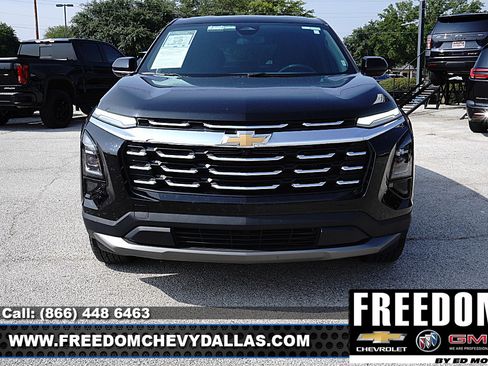 Used 2026 Chevrolet Equinox LT FWD image 2