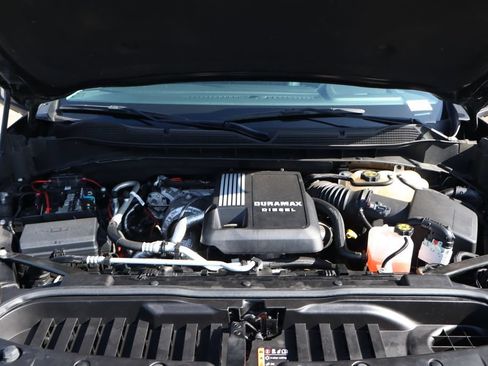 Used 2024 Chevrolet Silverado 1500 LT Trail Boss w/ LT Trail Boss Premium Package AWD/4WD image 12