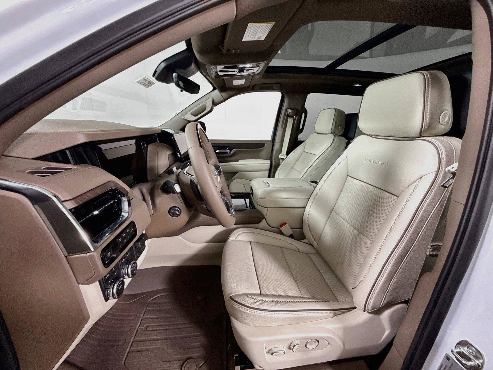 New 2027 GMC Yukon Denali w/ Denali Reserve Package AWD/4WD image 16