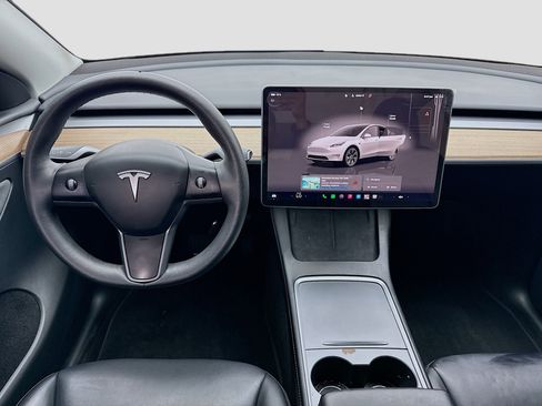 Used 2025 Tesla Model Y Long Range AWD/4WD image 15