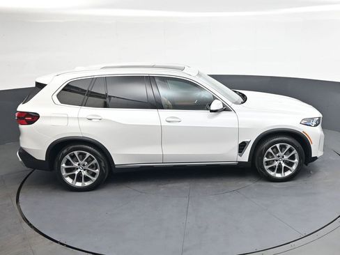 Used 2024 BMW X5 xDrive40i w/ Premium Package AWD/4WD image 47