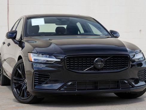 Used 2024 Volvo S60 T8 Plus AWD/4WD image 4