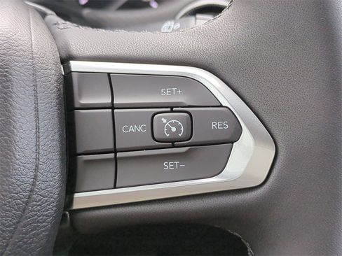 New 2026 Jeep Compass Latitude image 24