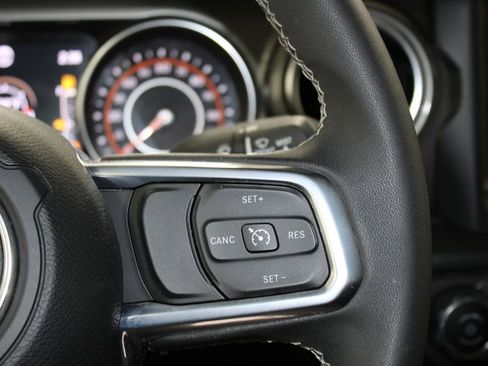 Used 2023 Jeep Gladiator Overland image 35