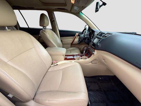 Used 2013 Toyota Highlander Limited image 31