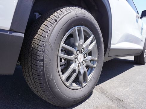 New 2025 GMC Acadia Elevation image 6