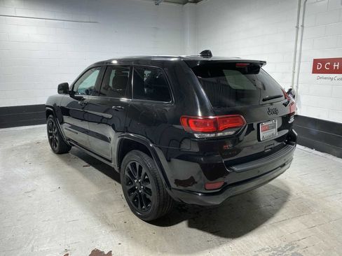 Used 2019 Jeep Grand Cherokee Altitude image 4