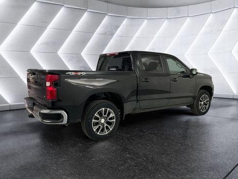 Used 2024 Chevrolet Silverado 1500 LT AWD/4WD image 4