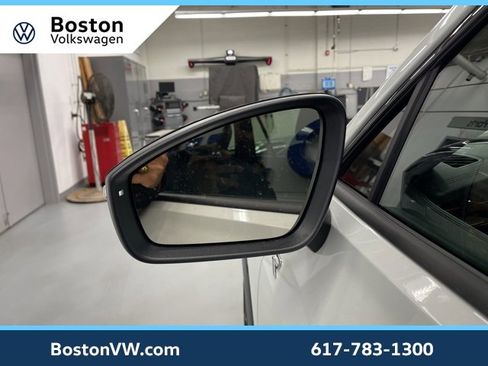 New 2026 Volkswagen Tiguan SE R-Line image 8