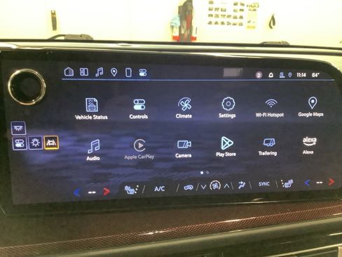 Used 2024 Chevrolet Traverse Z71 AWD/4WD image 9