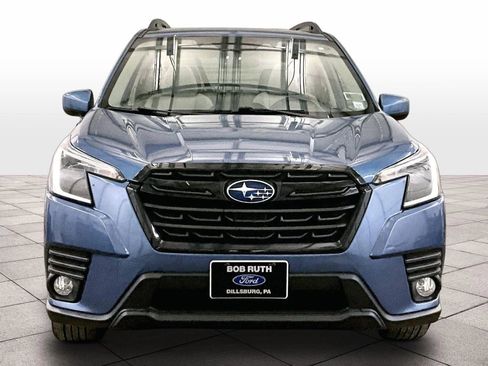 Used 2022 Subaru Forester Premium AWD/4WD image 3