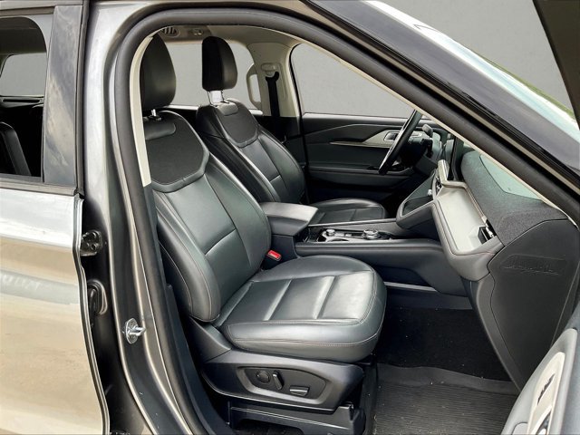 Used 2025 Ford Explorer Active w/ Active Comfort Package RWD image 7