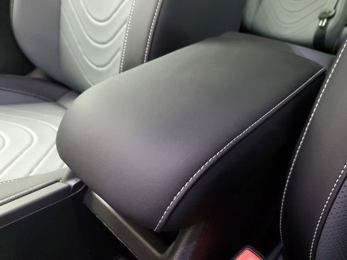 New 2025 Volkswagen Tiguan SE image 21