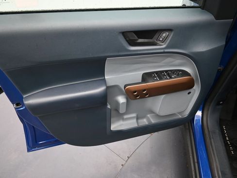 Used 2023 Ford Maverick Lariat w/ Lariat Luxury Package FWD image 9