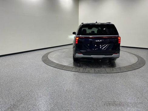 New 2026 Kia Carnival EX image 6