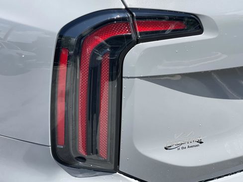 New 2025 Kia Telluride SX Prestige X-Line AWD/4WD image 7