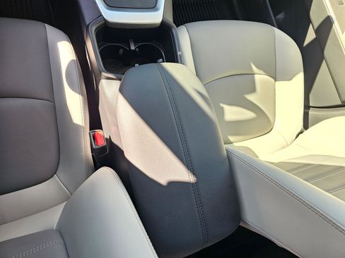 Used 2025 Toyota RAV4 XLE Premium image 29