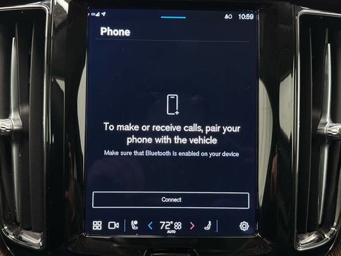 Used 2023 Volvo XC60 B5 Plus image 32