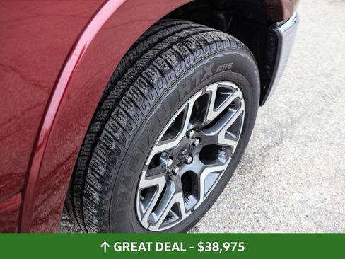 Used 2025 RAM 1500 Laramie image 15
