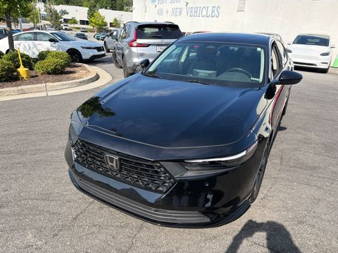 Used 2023 Honda Accord EX-L image 4