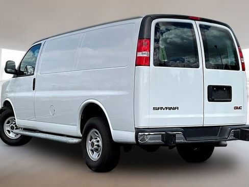 Used 2024 GMC Savana 2500 w/ Driver Convenience Package RWD image 4