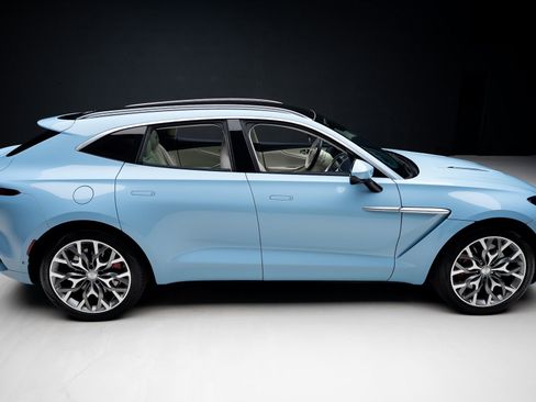 Used 2023 Aston Martin DBX image 32