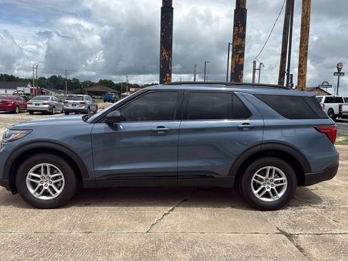 New 2026 Ford Explorer Active w/ Active Comfort Package RWD image 5
