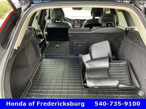 Used 2018 Volvo XC60 T6 Momentum w/ Advanced Package AWD/4WD image 28