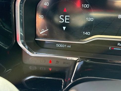 Used 2023 GMC Sierra 1500 SLT w/ SLT Premium Plus Package AWD/4WD image 4