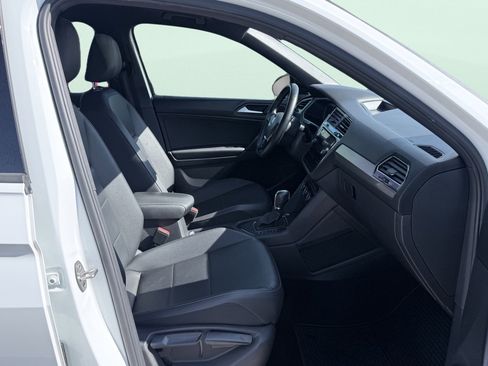 Used 2019 Volkswagen Tiguan SEL R-Line FWD image 44