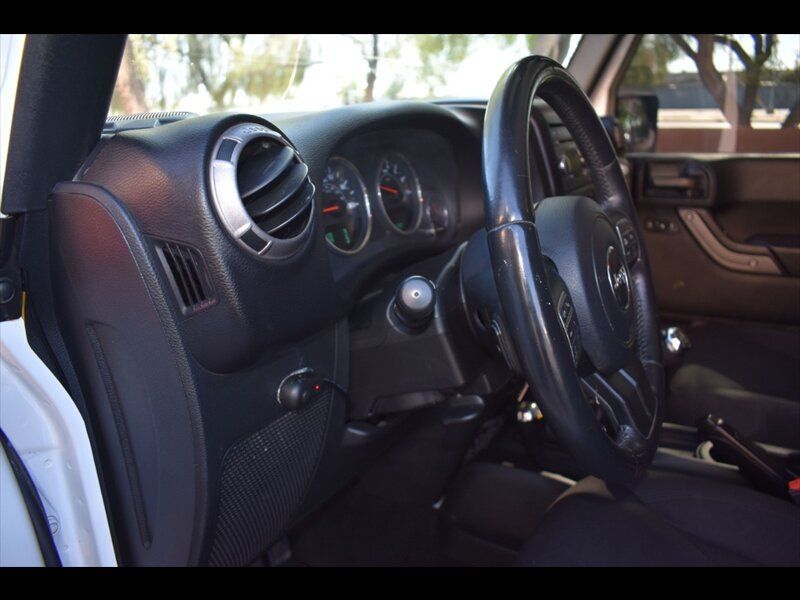 Used 2017 Jeep Wrangler Unlimited Sport w/ Quick Order Package 23S AWD/4WD image 14