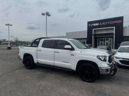 Used 2017 Toyota Tundra SR5 w/ SR5 Upgrade Package RWD image 1