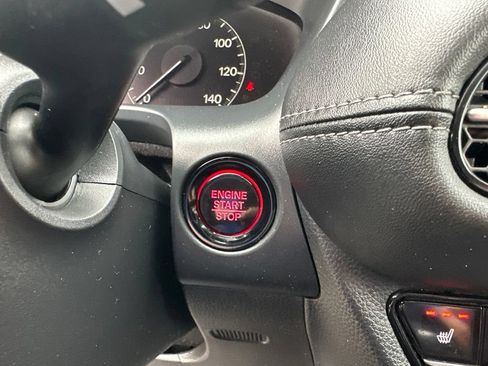 Used 2024 Honda HR-V EX-L image 10