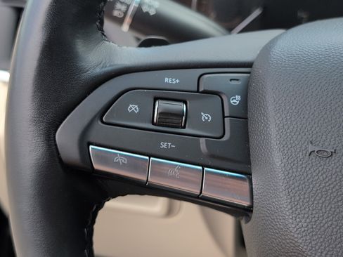 Used 2020 Cadillac XT4 Premium Luxury FWD image 25