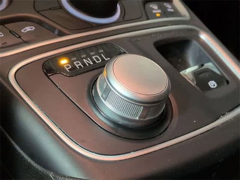 Used 2015 Chrysler 200 Limited image 27