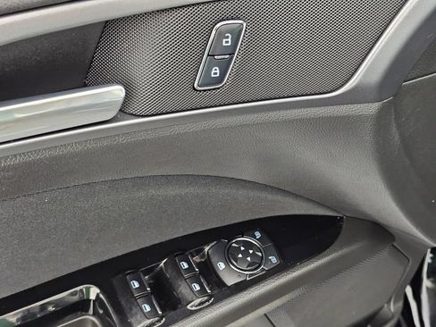 Used 2016 Ford Fusion SE FWD image 30