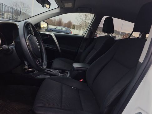 Used 2015 Toyota RAV4 LE image 6