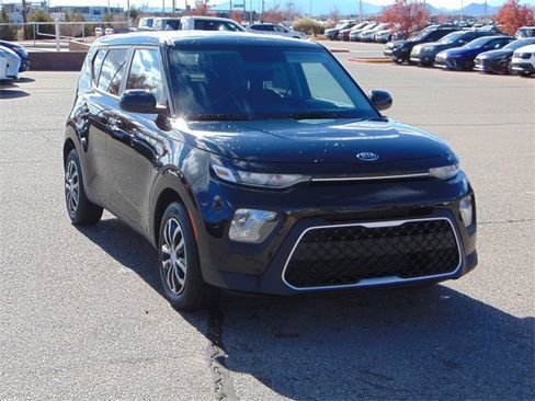 Used 2021 Kia Soul LX image 9
