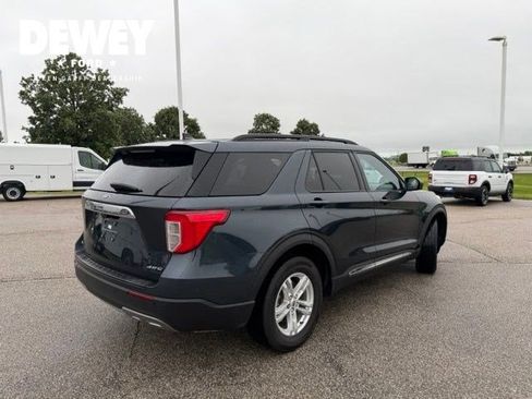 Used 2023 Ford Explorer XLT w/ Equipment Group 202A AWD/4WD image 14