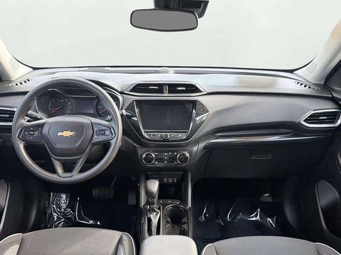 Used 2022 Chevrolet TrailBlazer LT w/ Convenience Package FWD image 16