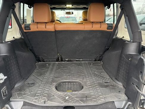 Used 2015 Jeep Wrangler Unlimited Sport w/ Quick Order Package 24S AWD/4WD image 8