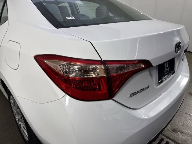 Used 2017 Toyota Corolla LE w/ Carpet Mat Package (TMS) FWD image 29