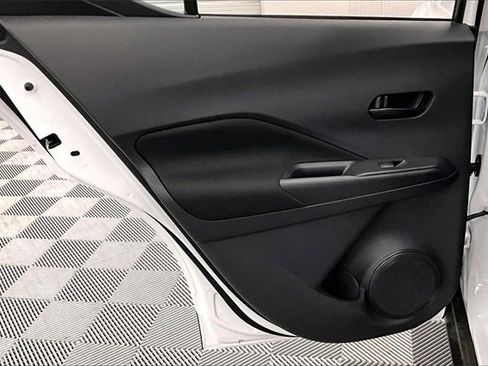 New 2025 Nissan Kicks Play S image 29