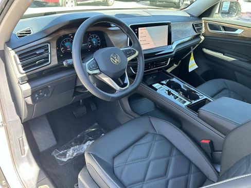 New 2026 Volkswagen Atlas SE FWD image 18